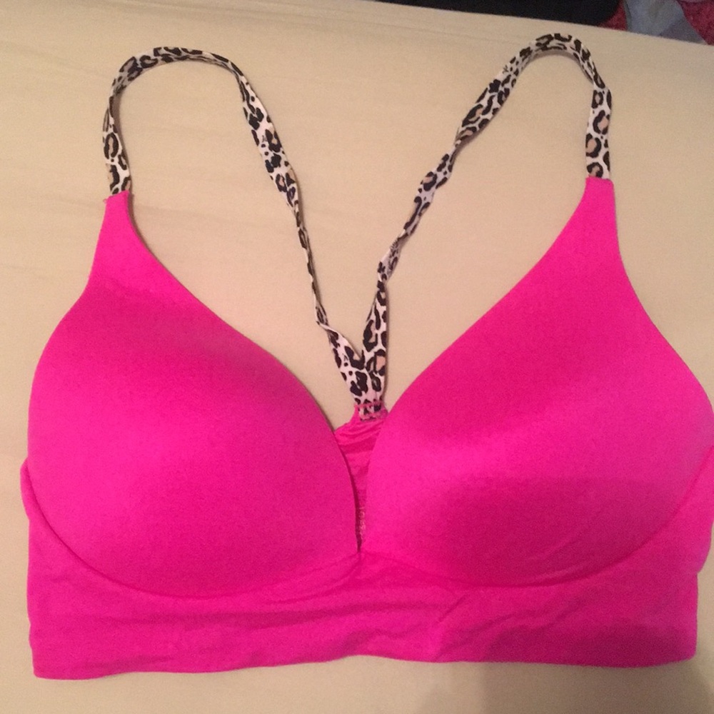 Victoria’s Secret lightly lined plunge bra
